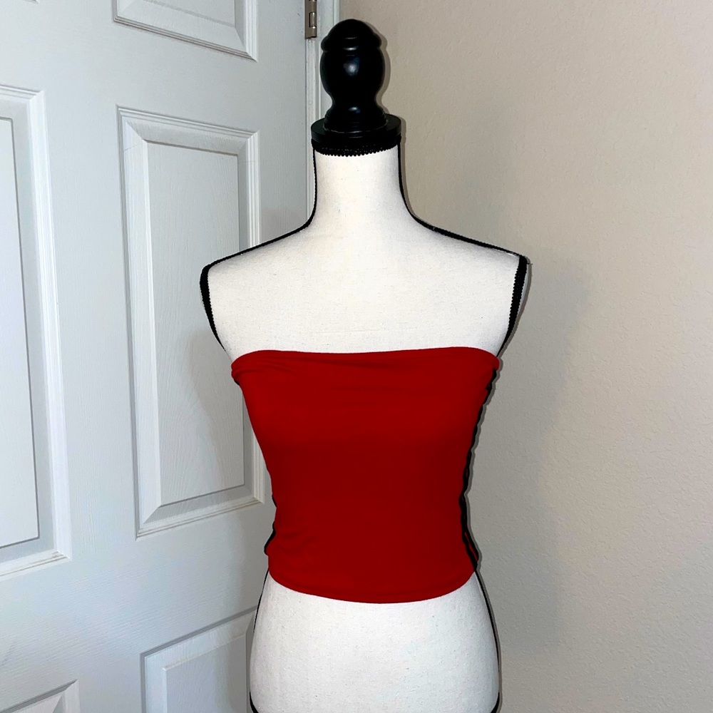 ❤️‍🔥Brandy Melville Crop Top❤️‍🔥